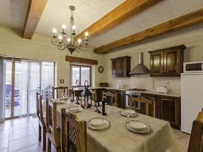 Ta' Giga Villa *