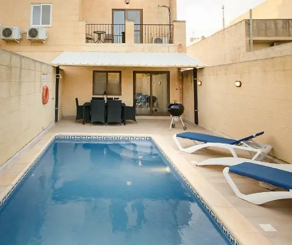 Ta' Giga Villa Għarb